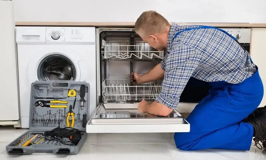 Polatlı Gorenje servisi teknisyen ekibi beyaz eşya tamiri yaparken